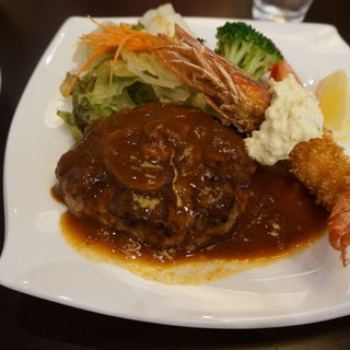 手ごねハンバーグランチ(居酒珈家diningMore)