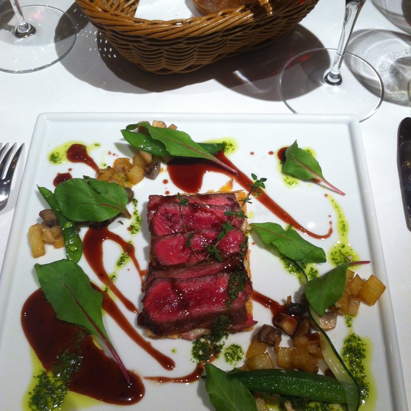 和牛ステーキ赤ワインソース(PAUR BOCUSE)