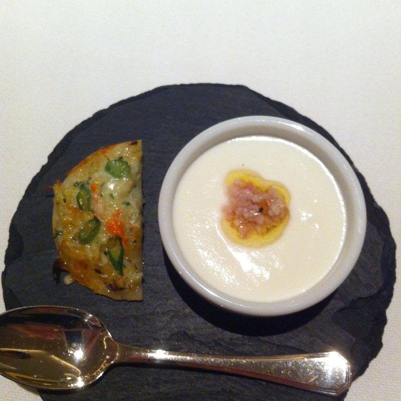 ジャガイモポタージュに小さなディッシュ(OHARA ET CIE)