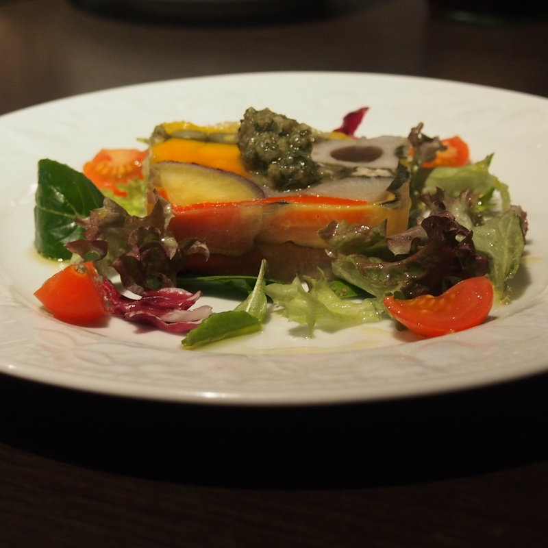 季節の野菜のテリーヌ(マンジェ トゥロー)