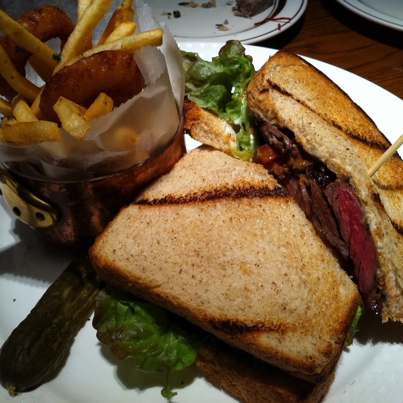 ビーフサンド(ロティ アメリカンワインバー＆ブラッセリー （ROTI American Wine Bar & Brasserie）)