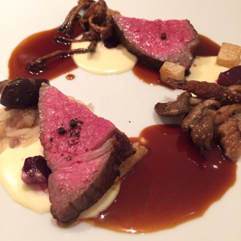 かつべ牛のポアレ マデラソースで(Restaurant AIDA 恵比寿)
