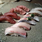 10 FISH NIGIRI 