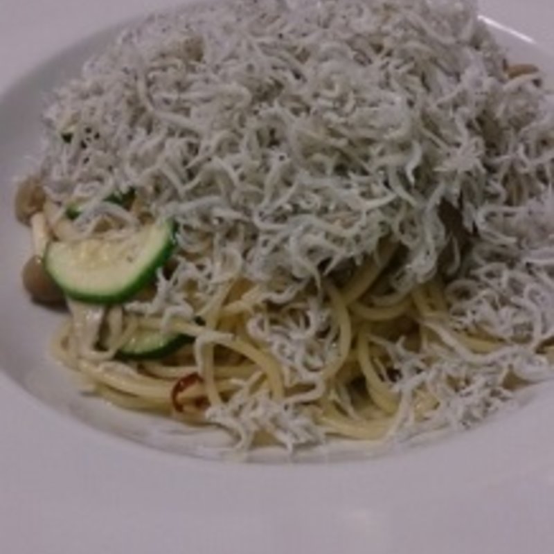 たっぷりシラスと旬野菜のぺぺロンチーノ(ナチュラルグレース )