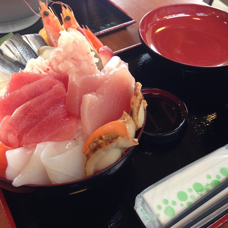 メガ海鮮丼(道の駅 よつくら港 )