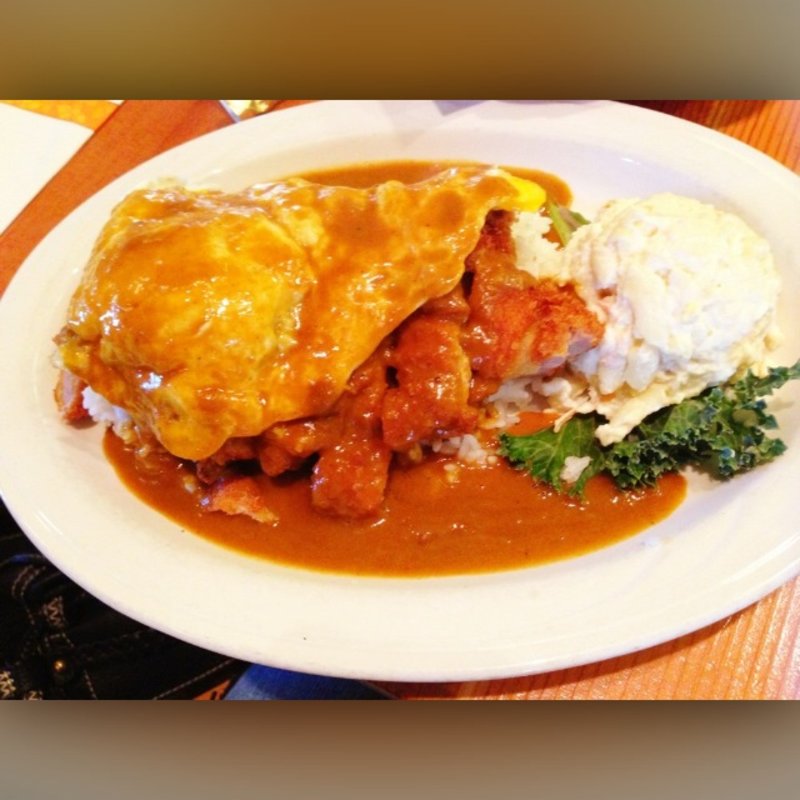 Chicken Katsu curry w two large eggs(King's Hawaiian Bakery )