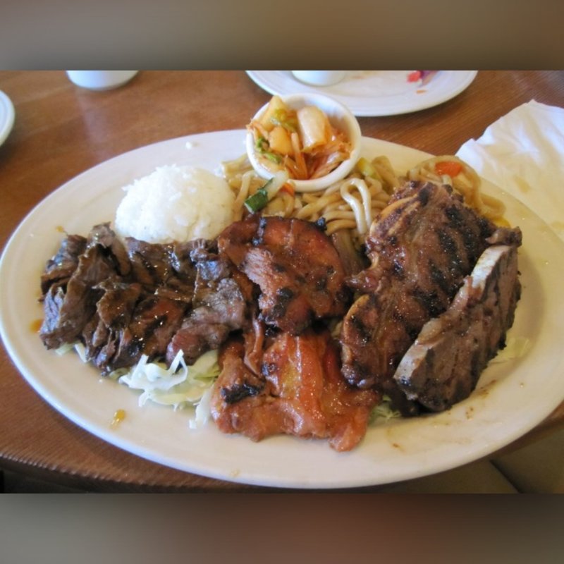 BBQ mix grill(King's Hawaiian Bakery )