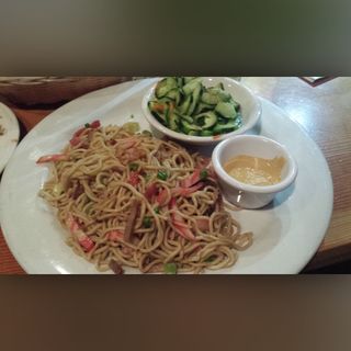 Fried saimin(King's Hawaiian Bakery )