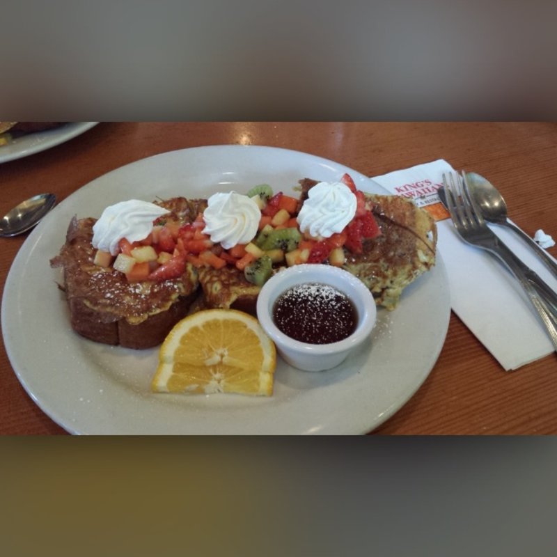 French toast w tropical fruits(King's Hawaiian Bakery )