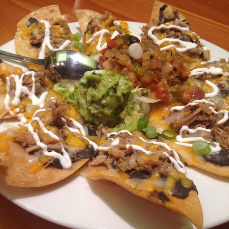 Kalua Pork Nachos(King's Hawaiian Bakery )