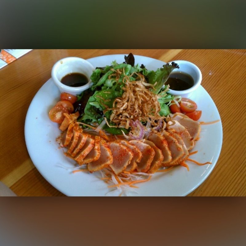 Seared Albacore salad(King's Hawaiian Bakery )