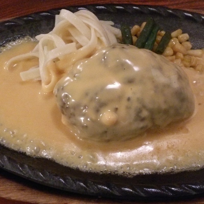 オランダ風ハンバーグ(ハンバーグの店 モンブラン 森下店)