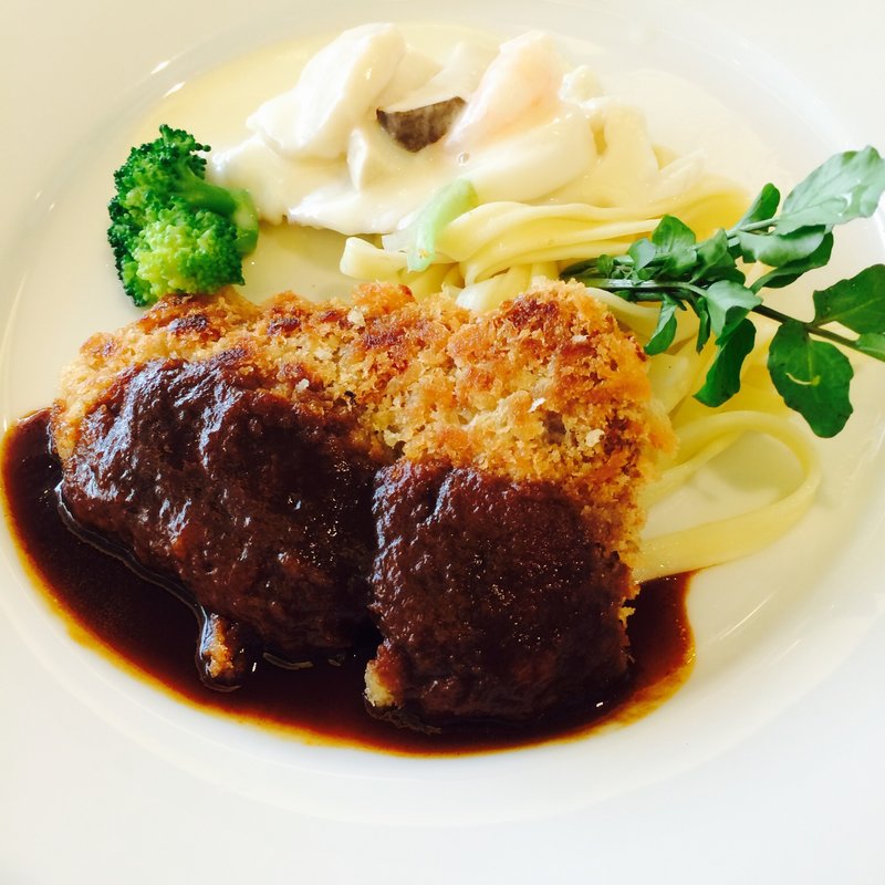 魚介と野菜のヴァプール 白ワインソース＆ 牛フィレ肉のカツレツ デミグラスソース(上野精養軒 3153店 )