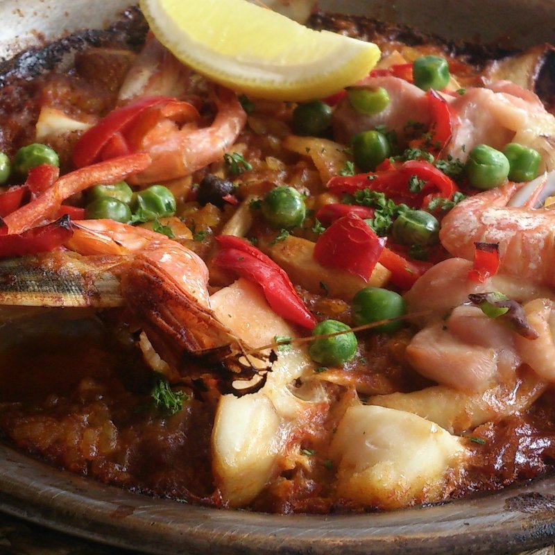 魚介と鶏のミックスパエリア(バニュルス 上野駅店)