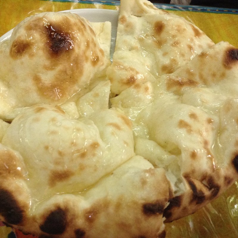 ハチミツのナン(スビ・マハル 宝塚店 （SUBHI MAHAL）)