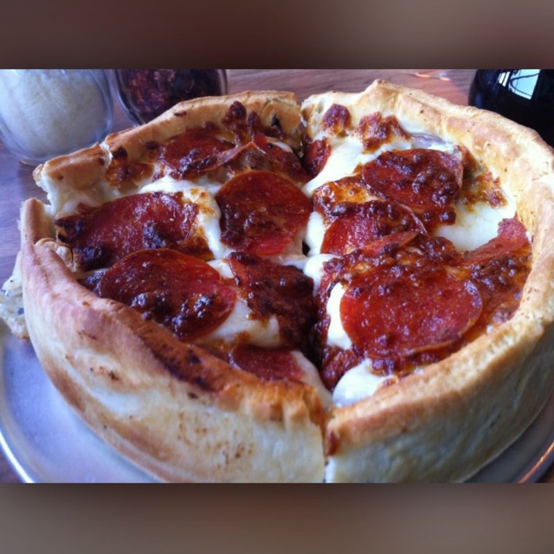 7" Deep dish Pepperoni Pizza(The pan)