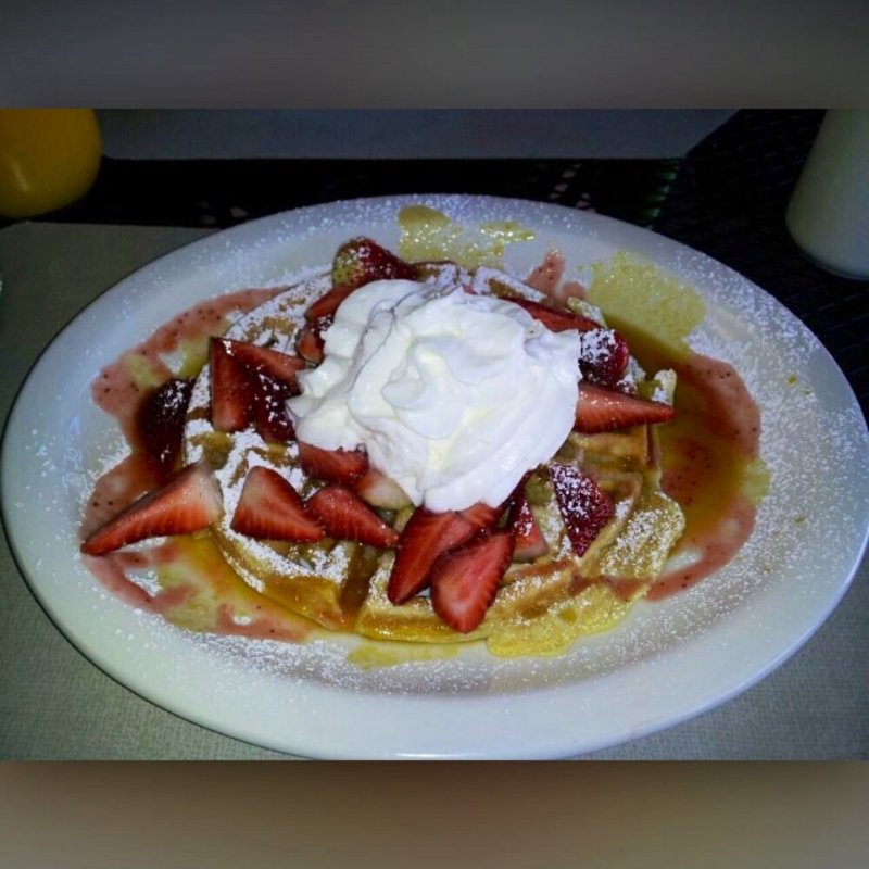 Waffle w Passion Fruit syrup(The pan)