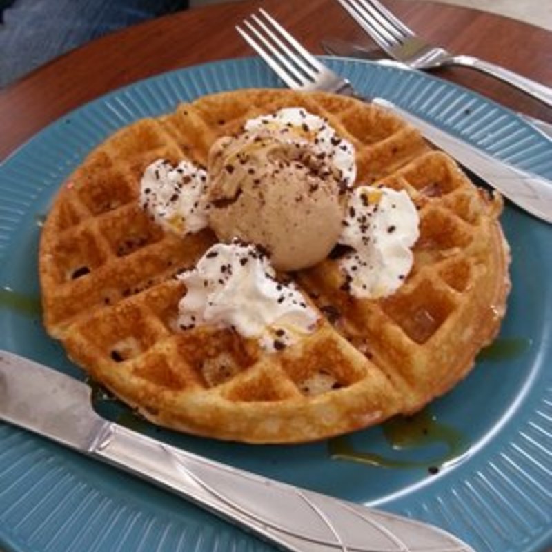 Caramel Macchiato waffle(Smokey’s Pipe and Coffee)
