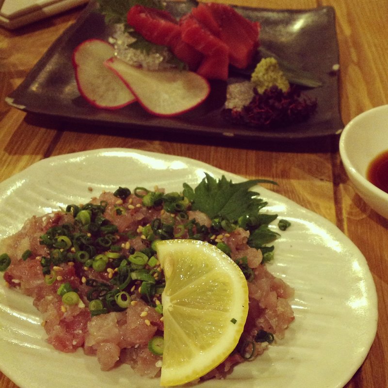 あじのなめろうとまぐろの刺身(ビーストキッチン)