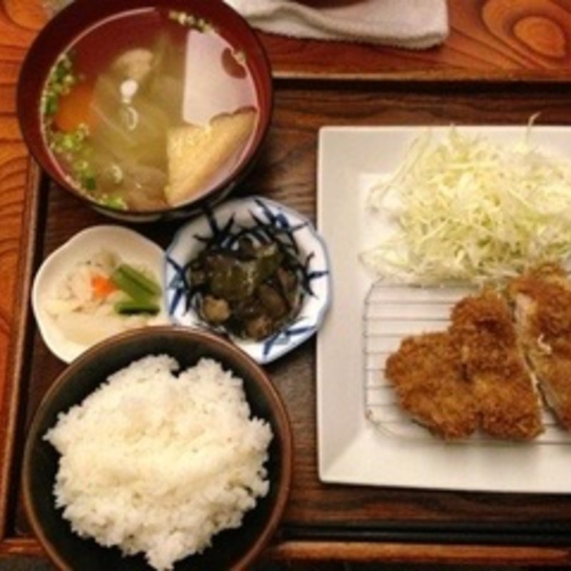 とんかつ定食〔お昼）(魔法のスープ 竹とんぼ)