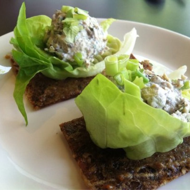 Not so tuna tastes (Greens & Vines Raw Vegan Gourmet)