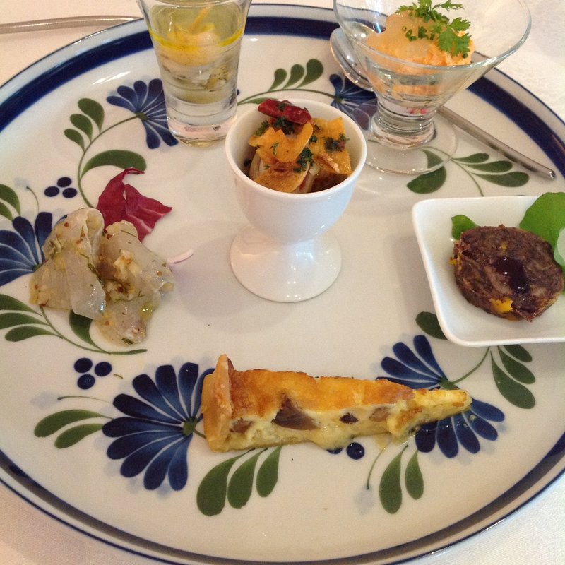 前菜盛り合わせ(レストラン虫狩)