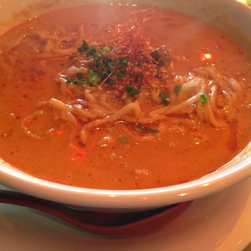 坦々麺(ワールド チャイニーズ キッチン ルーラン)