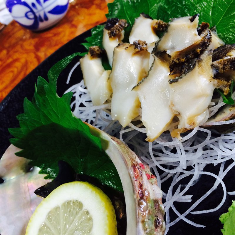 アワビの刺身(ぼら納屋)