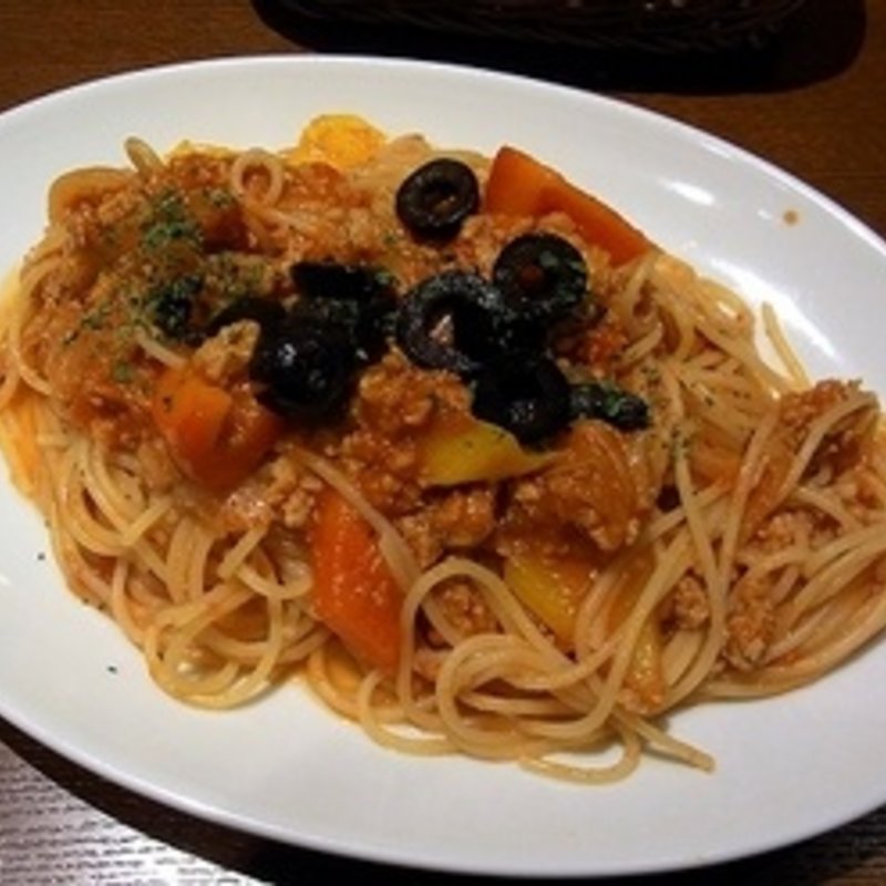 ブラックオリーブのトマトソーススパゲッティ (バール・デル・ソーレ 横浜ジョイナス店)