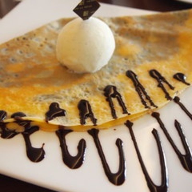 クレープルーノワール(ブルー・ブリック・ラウンジ)