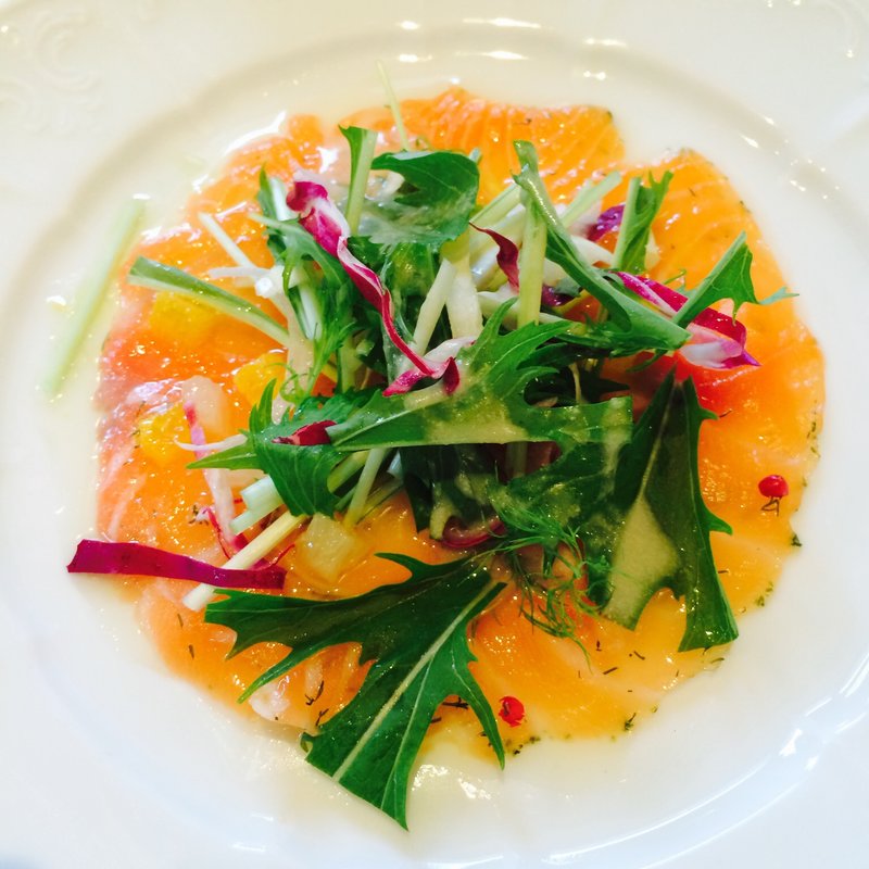 サーモンのカルパッチョ(本格イタリア料理 イルクオーレ（アルピーノ村）)