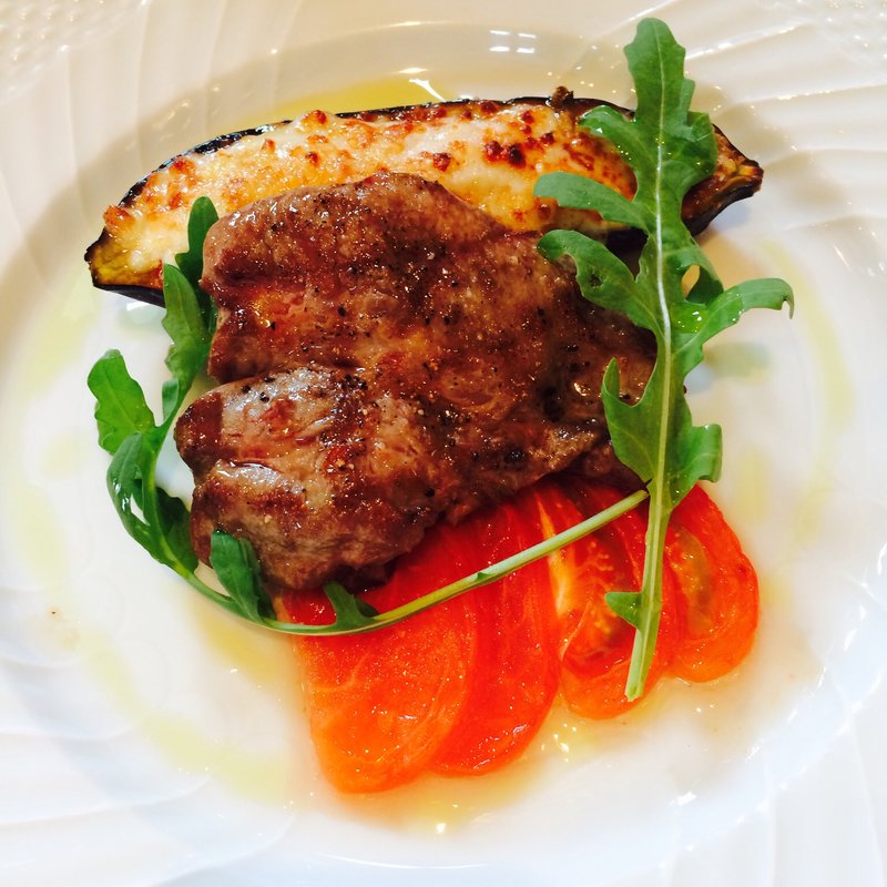 仔羊肩ロースのグリル フレッシュトマトのソース(本格イタリア料理 イルクオーレ（アルピーノ村）)