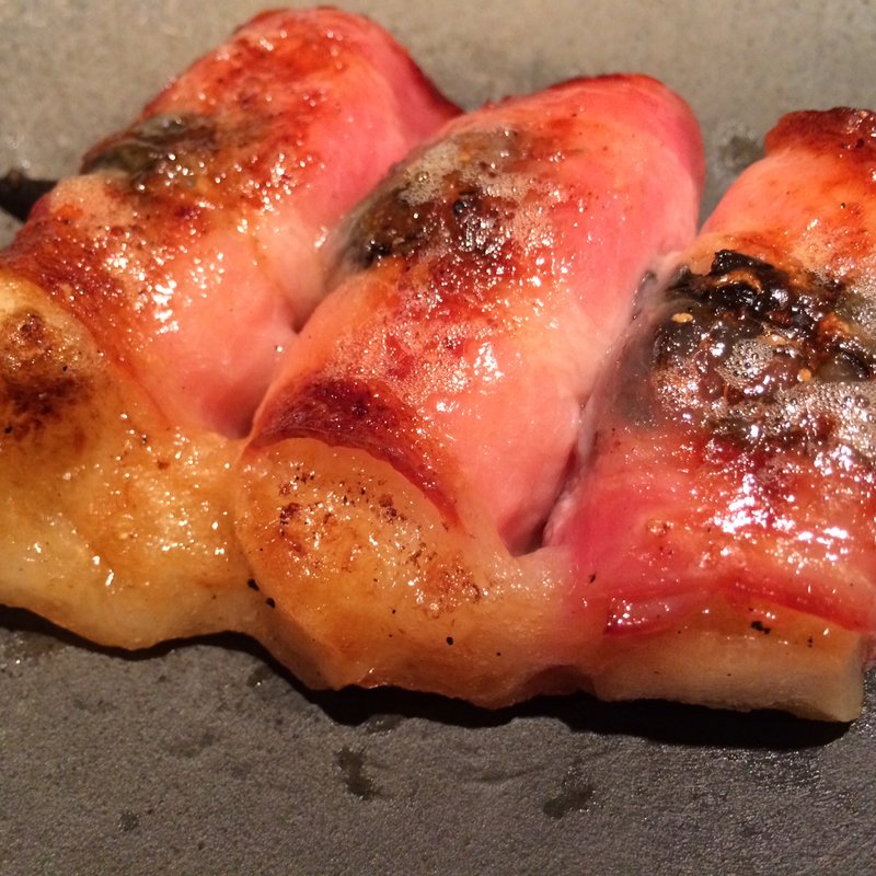 餅のベーコン巻(炭火串焼 ふく)