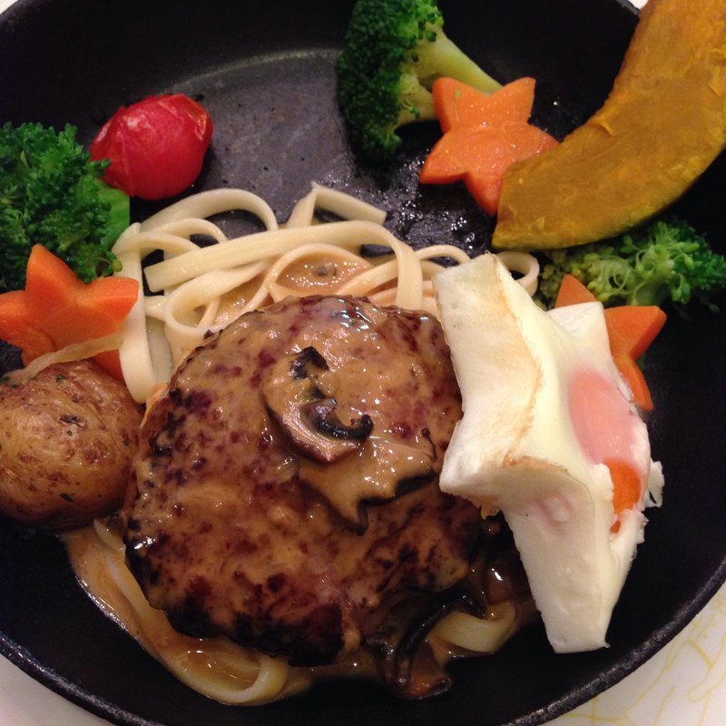 小惑星の火山のごちそうハンバーグ(ル・プチ・プランス （Le Petit Prince）)