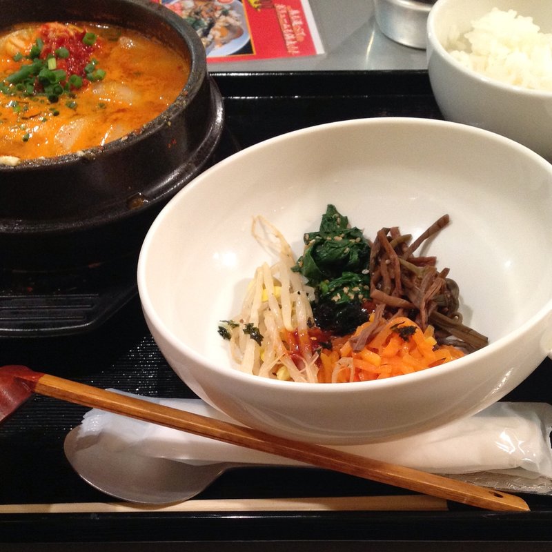 スンドゥブ定食(マビの台所 北2条店)