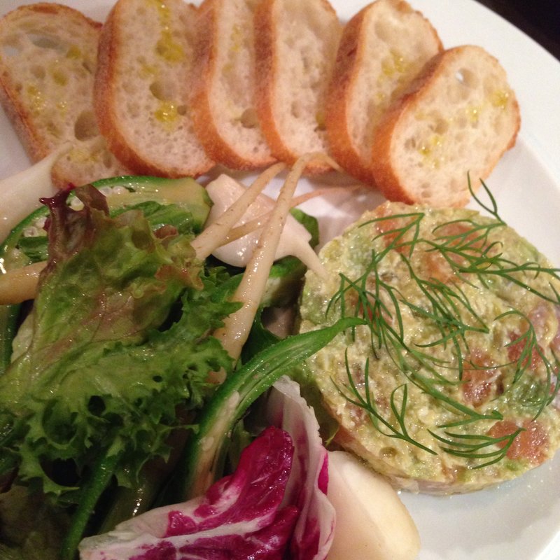 くぬぎますとアボカドのタルタル(Bar a Vin ムッシュヨースケ)