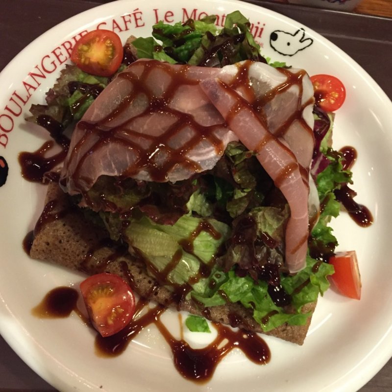 ハムと野菜のガレット(ブリオッシュ)