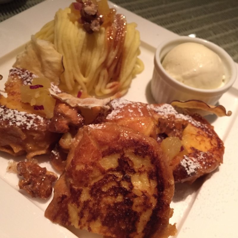 さつまいものフレンチトースト(カフェ アクイーユ 恵比寿)