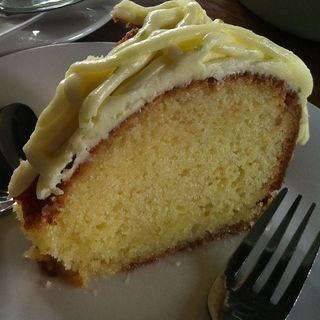 Limau Nipis Bundt Cake(The Bee)