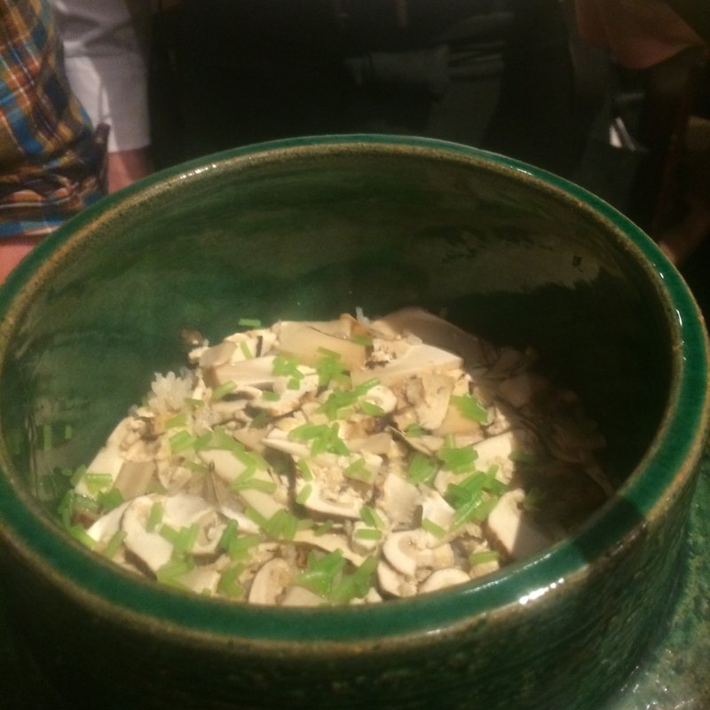 松茸土鍋ご飯(俺の割烹 銀座本店)