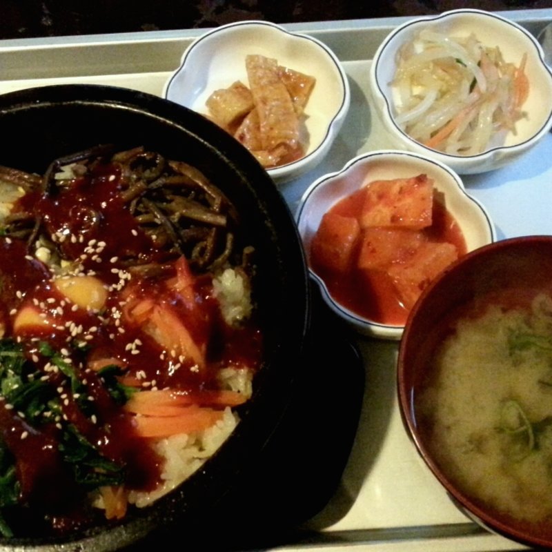 石焼ビビンバ(本格韓国家庭料理 いなか家)