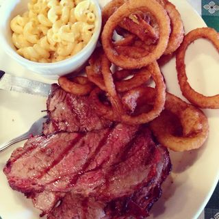 Tri tip plate(The Bailey Wood Pit Barbecue)