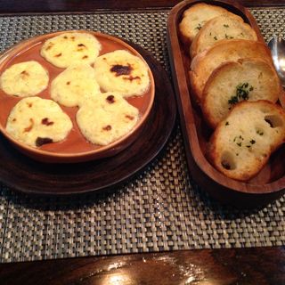 カニ味噌グラタン＆ガーリックトースト(レストラン オズ )
