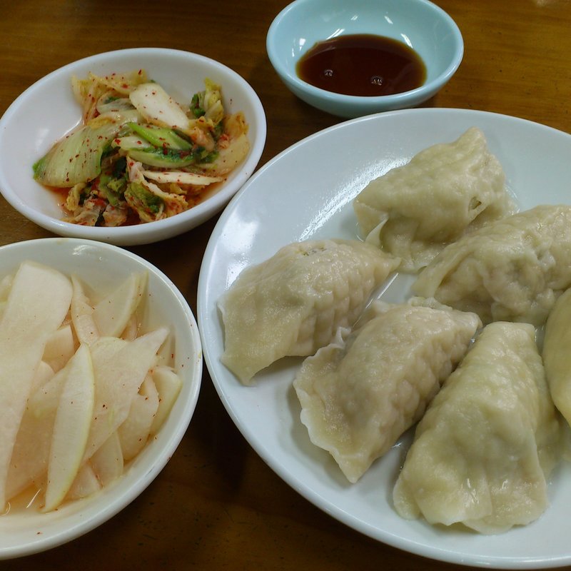 餃子(ピルドンミョンオク（필동면옥）)