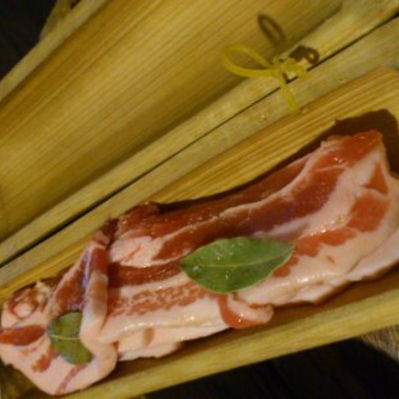 梅漬け豚肉(サンボンファログイ（산봉화로구이）)