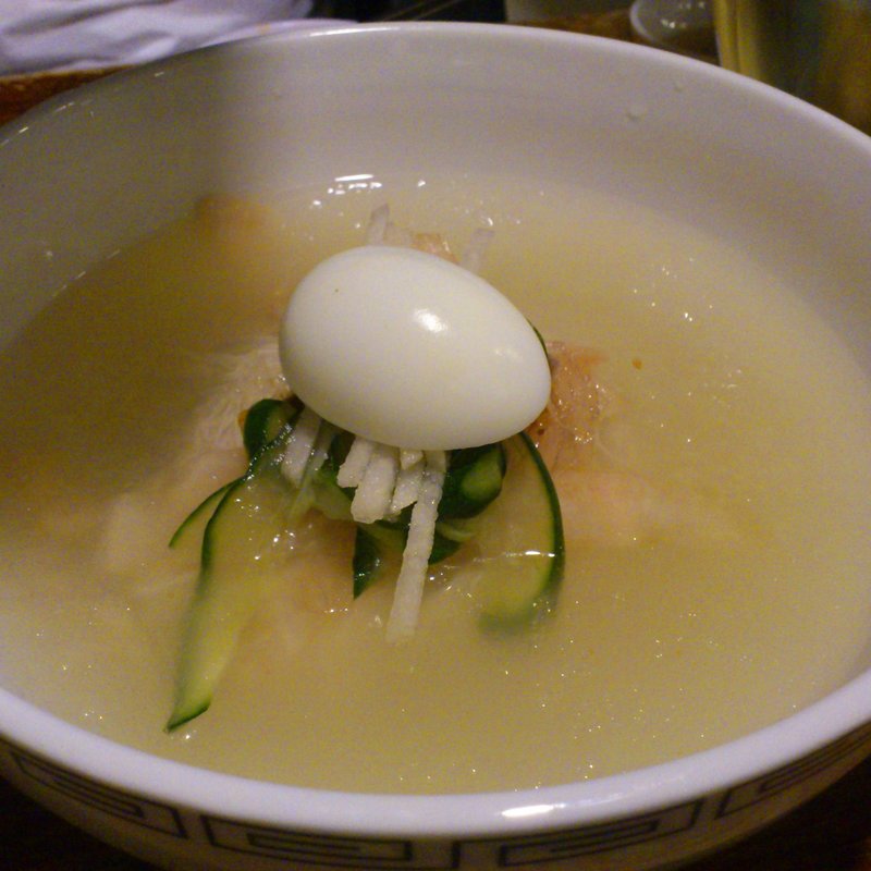 冷麺(サンボンファログイ（산봉화로구이）)