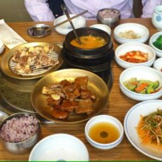焼肉定食(王妃家（왕비집 본점）)