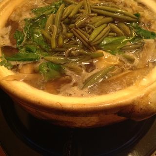 じゅんさい鍋(秋田比内地鶏と旬の料理　和（のどか）)