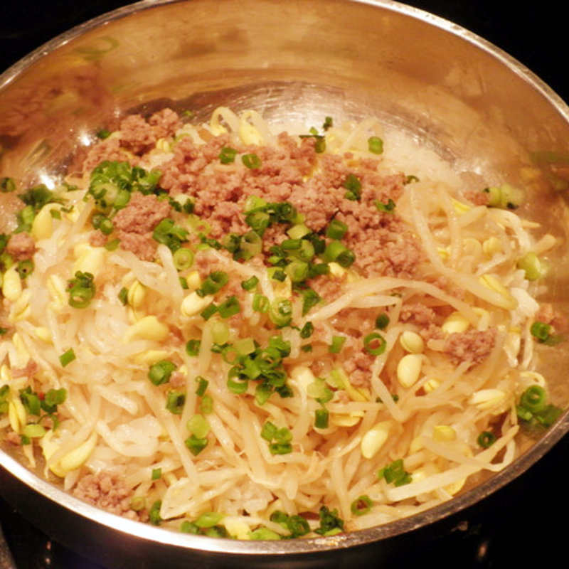 豆もやしのビビンバ(でりかおんどる 1号店(本店))