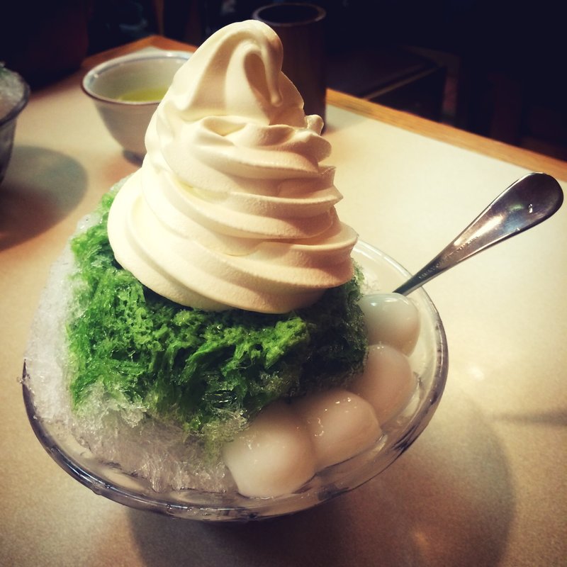 氷宇治金時 クリームトッピング(あんみつ　みはし　上野本店)